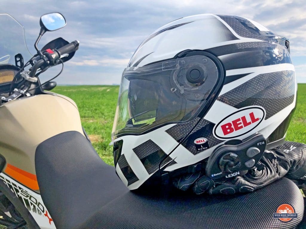 The Lexin FT4 installed on a Bell SRT Modular helmet.