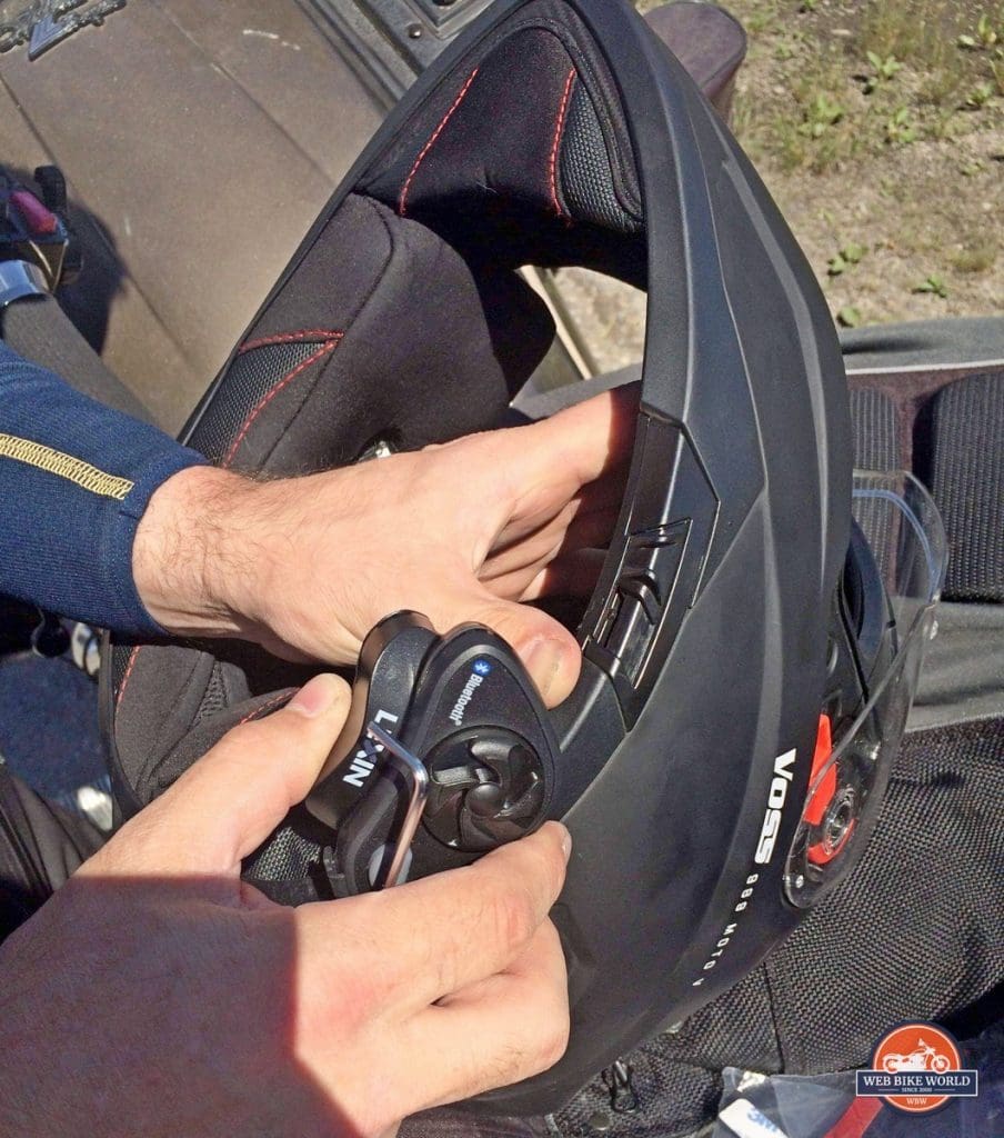 Installing the Lexin FT4 in a Voss helmet.