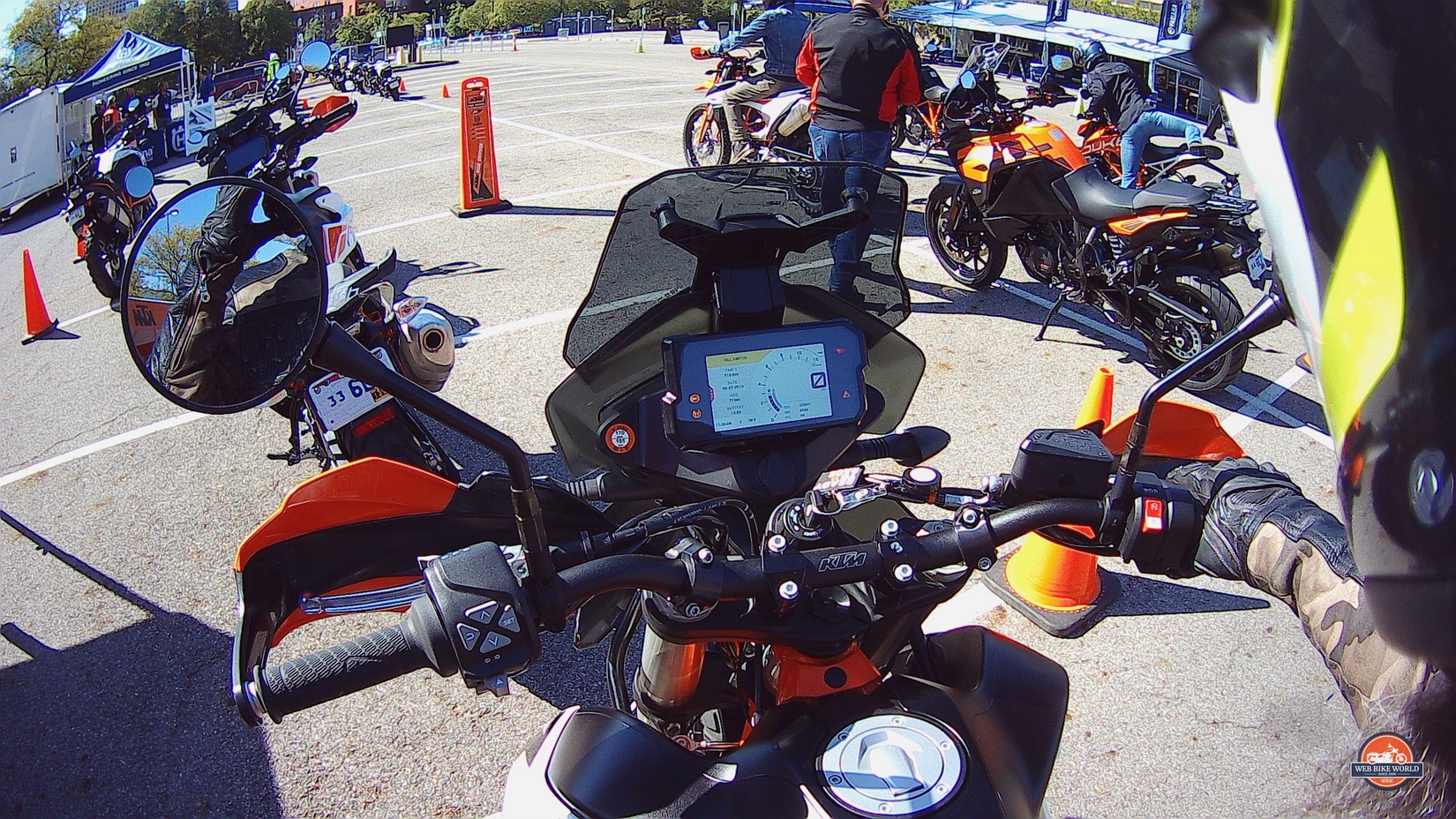 Test du Sena 10C : Intercom et Caméra moto, bon à tout faire ? – Motard  Adventure