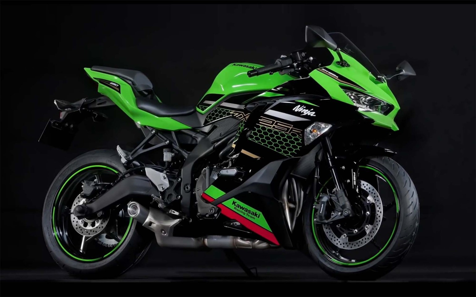 Watch the Ninja ZX-25R Four-Cylinder 250cc Scream Dyno - webBikeWorld