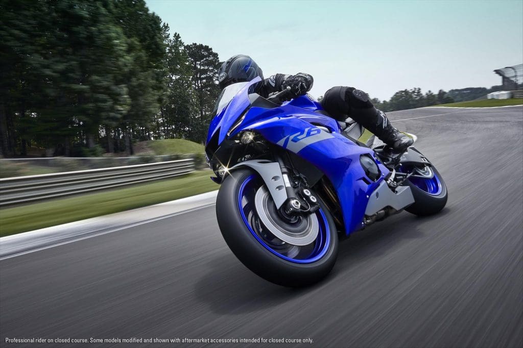 2020 Yamaha R6 Action Shot