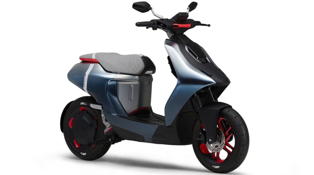 Yamaha E02