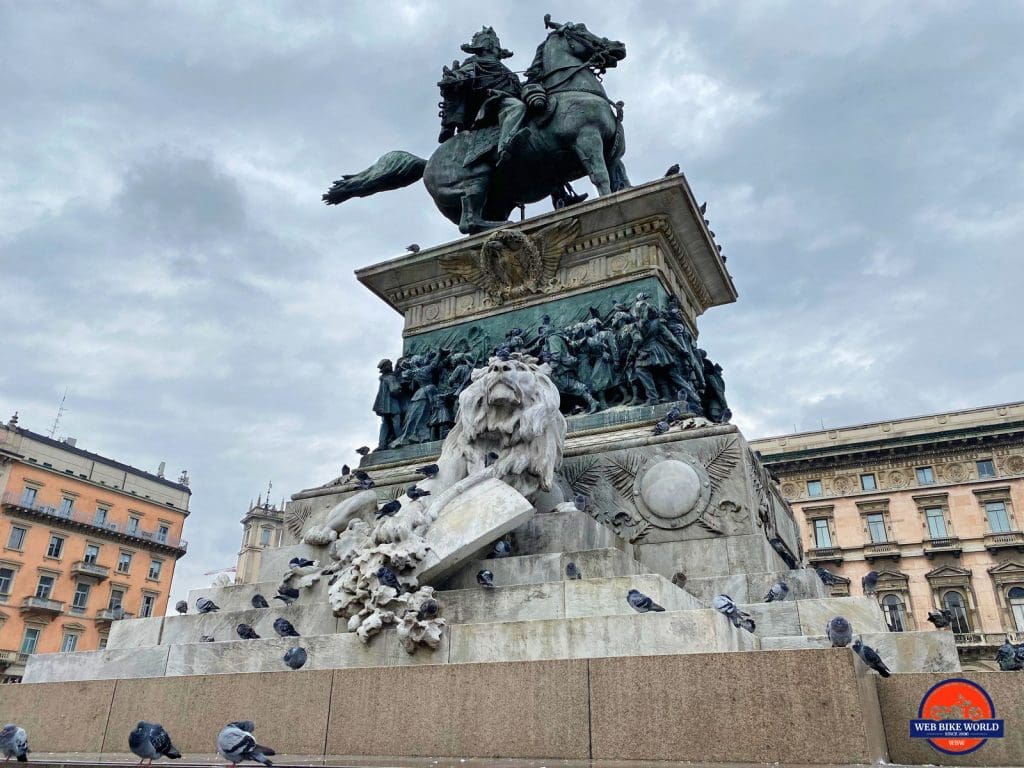 A statue in Piazza Duomo, Milan.