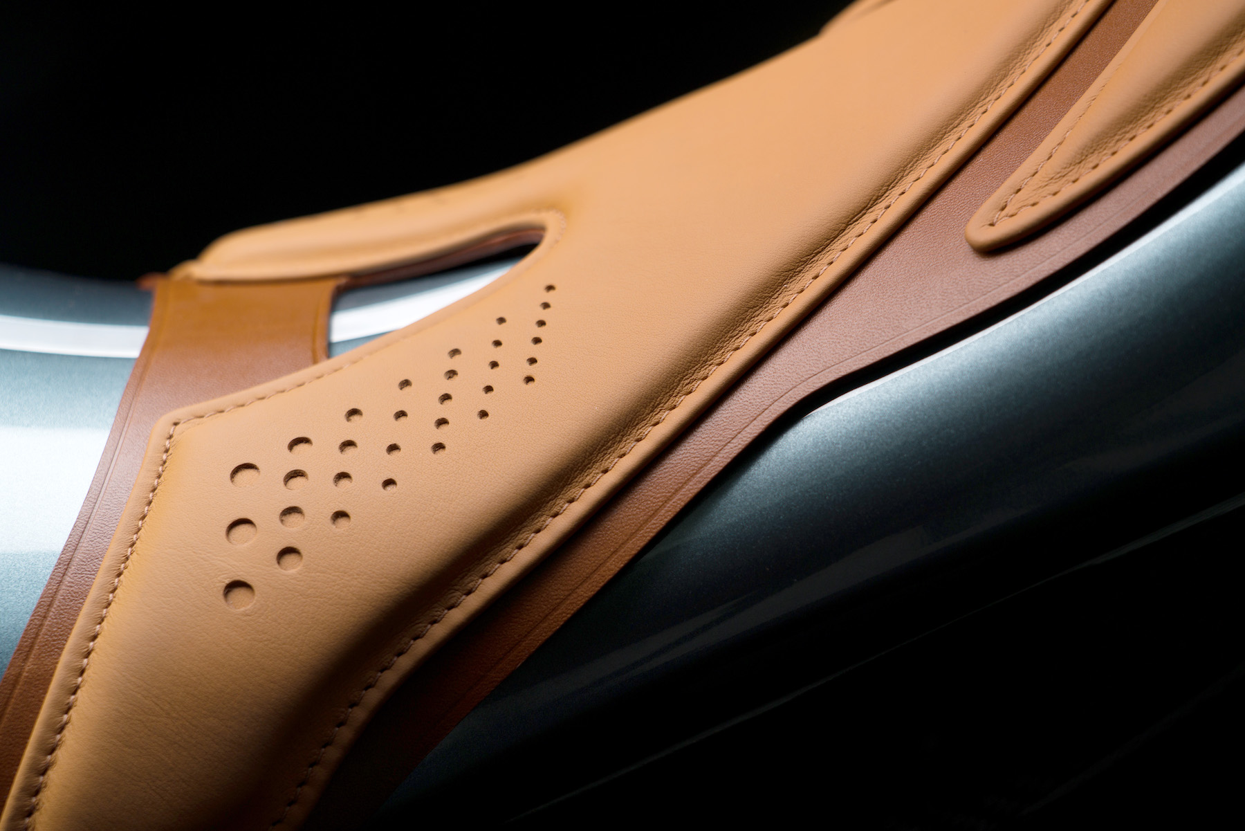 Aston Martin Brough Superior AMB 001