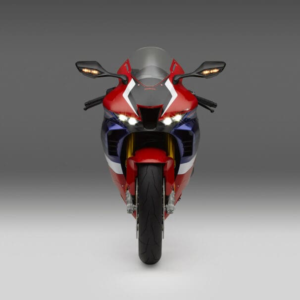 21 Honda CBR1000RR-R Fireblade SP front high beam