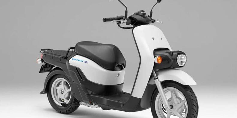 Benly-e electric scooter for Japan Post