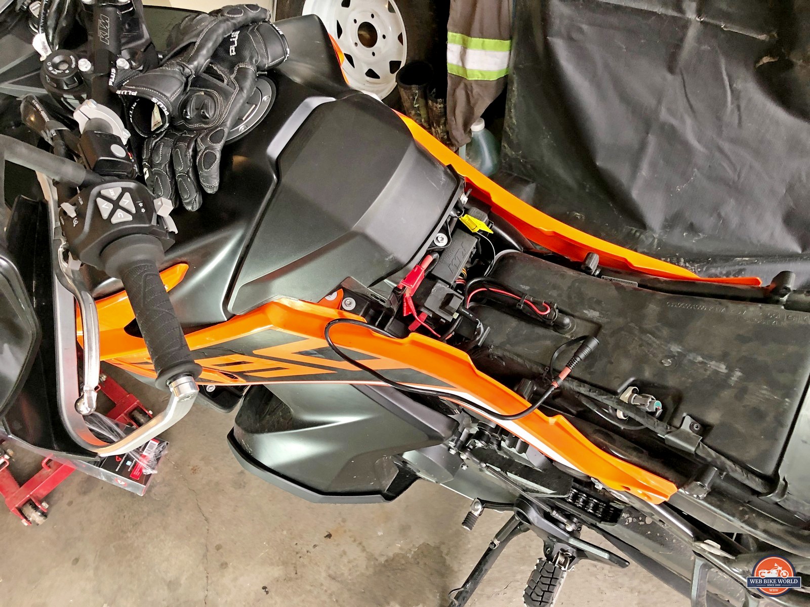 Power harness for the Gerbing heated vest installed in a 2019 KTM 790 Adventure.