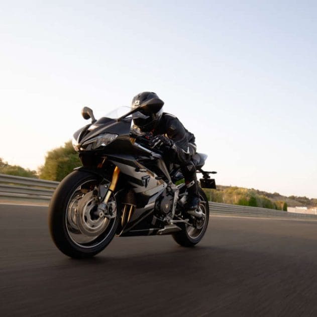 2021 triumph daytona moto2 765