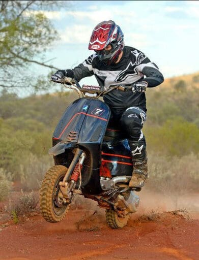 vespa racing in mexican 1000