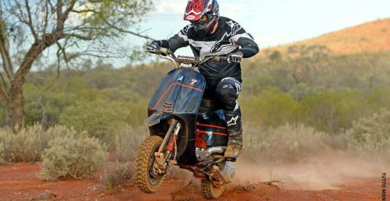 vespa racing in mexican 1000