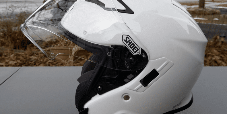 Shoei J-Cruise II, wide smooth functioning face shield, sun visor slider very effective as well