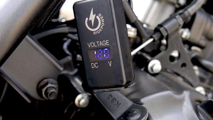 voltage reader