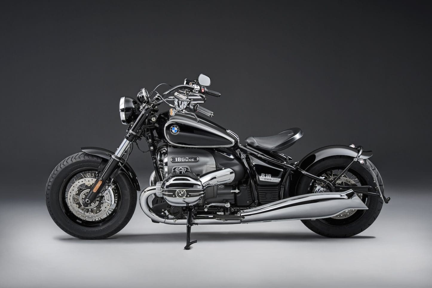 BMW launches classic R 18 cruiser - webBikeWorld