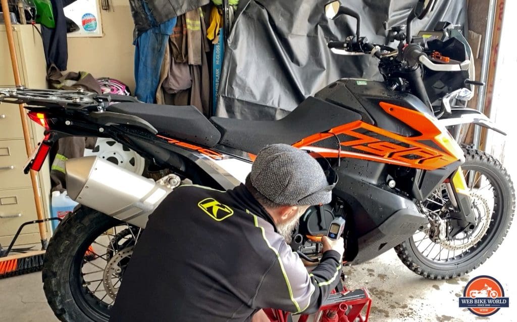 Measuring engine temperature on my 2019 KTM 790 Adventure S.