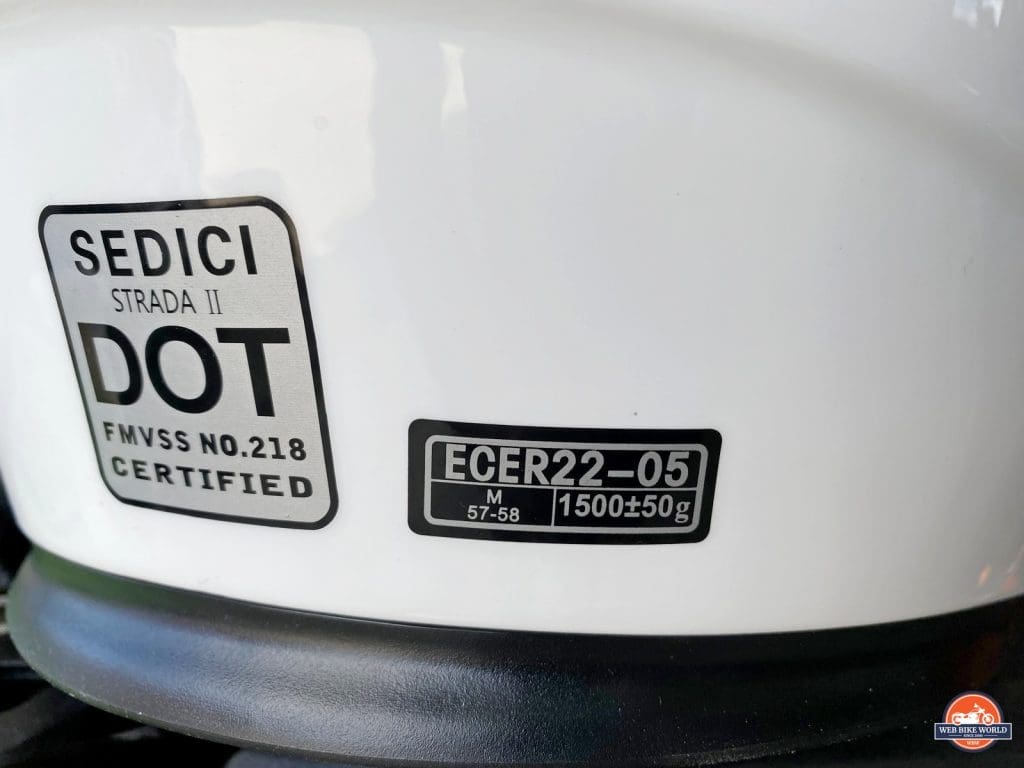 The Sedici Strada II helmet is DOT and ECE 22.05 certified.