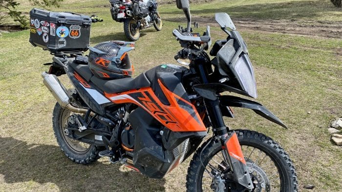 The Klim Krios Pro out on the trails with my KTM 790 adventure. The Klim Krios Pro out on the trails with my KTM 790 adventure.
