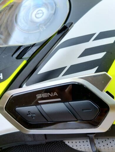 SENA 50R on SCHUBERTH C3 Pro