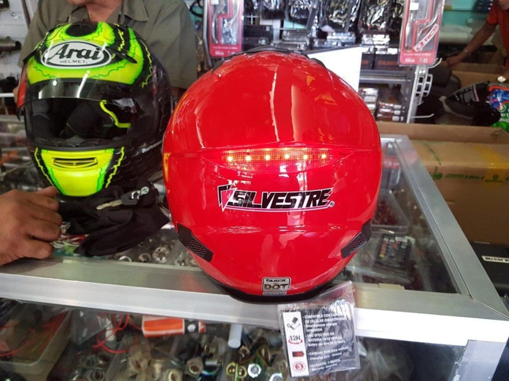 red silvestre helmet