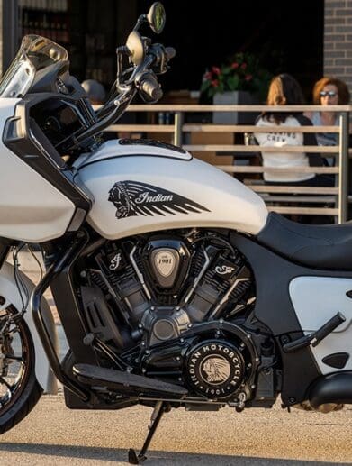 2021 Indian Challenger Dark Horse