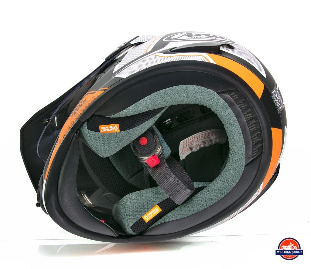 The neckroll opening is shown for the Arai XD-4 helmet.