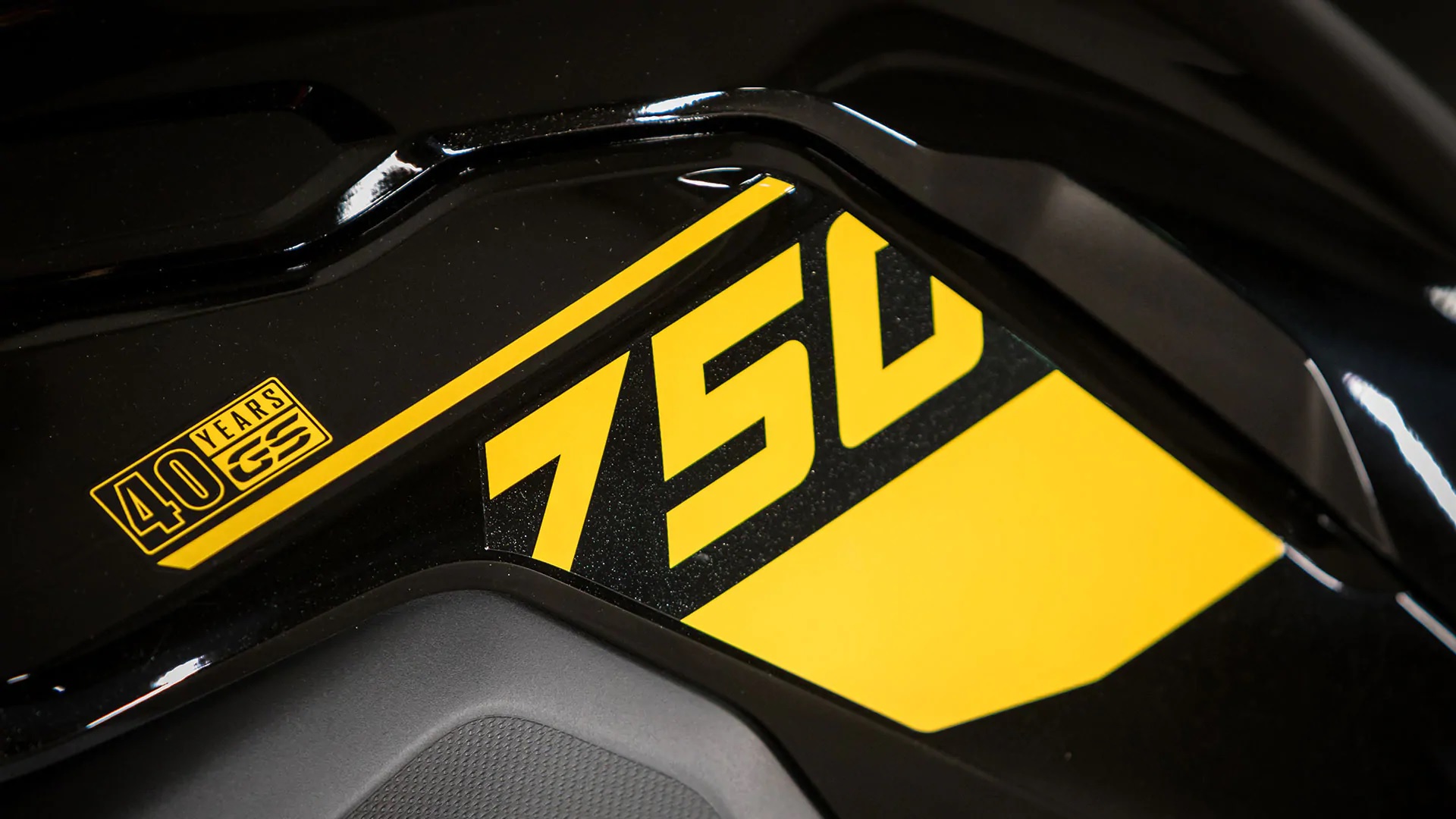 F750gs 40th Anniversary 2024 www.alhudapk
