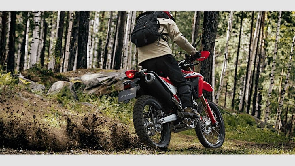 2021-honda-crf250l-right-side-riding-1024x576.jpg