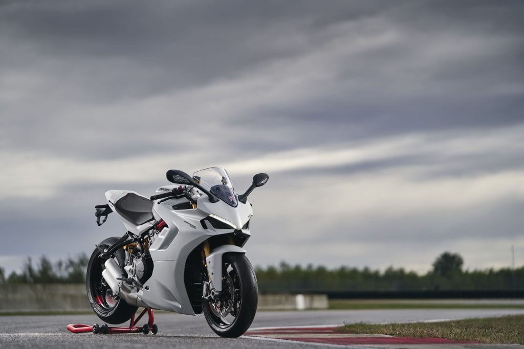 DUCATI_SUPERSPORT_950_S_AMBIENCE-_19__UC210970_High-1024x683.jpg