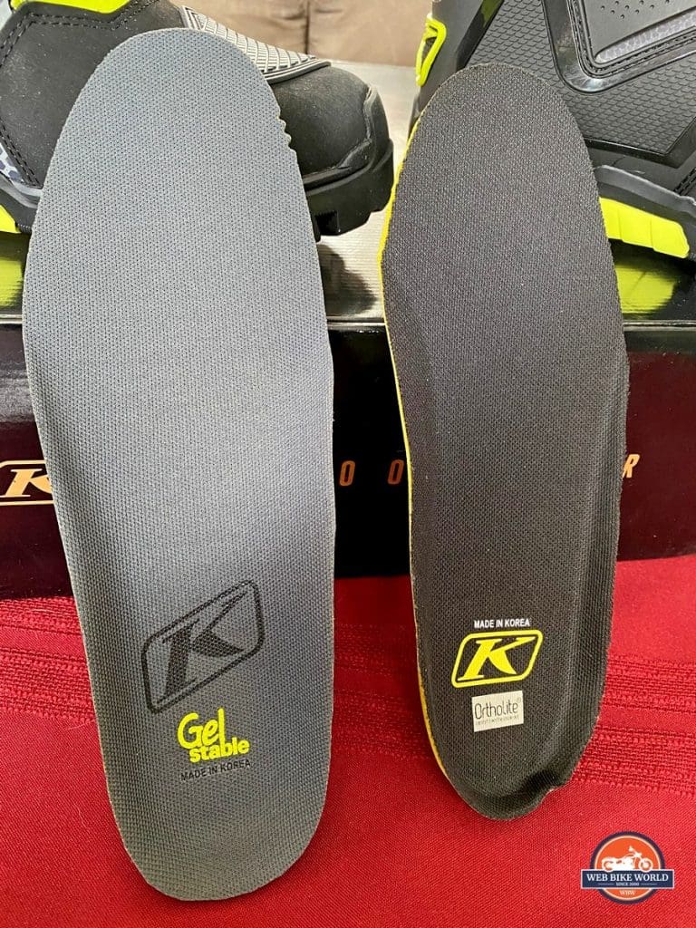 The two kinds of insoles Klim includes with the GTX Adventure boots.