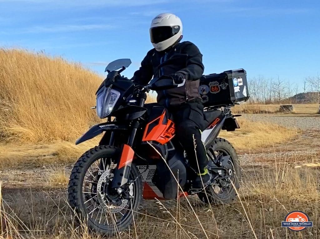 Me riding my KTM 790 Adventure while wearing the Shoei RF-1400 helmet.