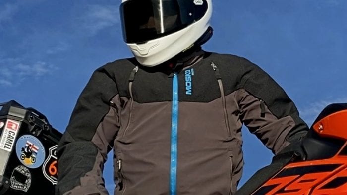 Me wearing the Shoei RF-1400 helmet. Me wearing the Shoei RF-1400 helmet.