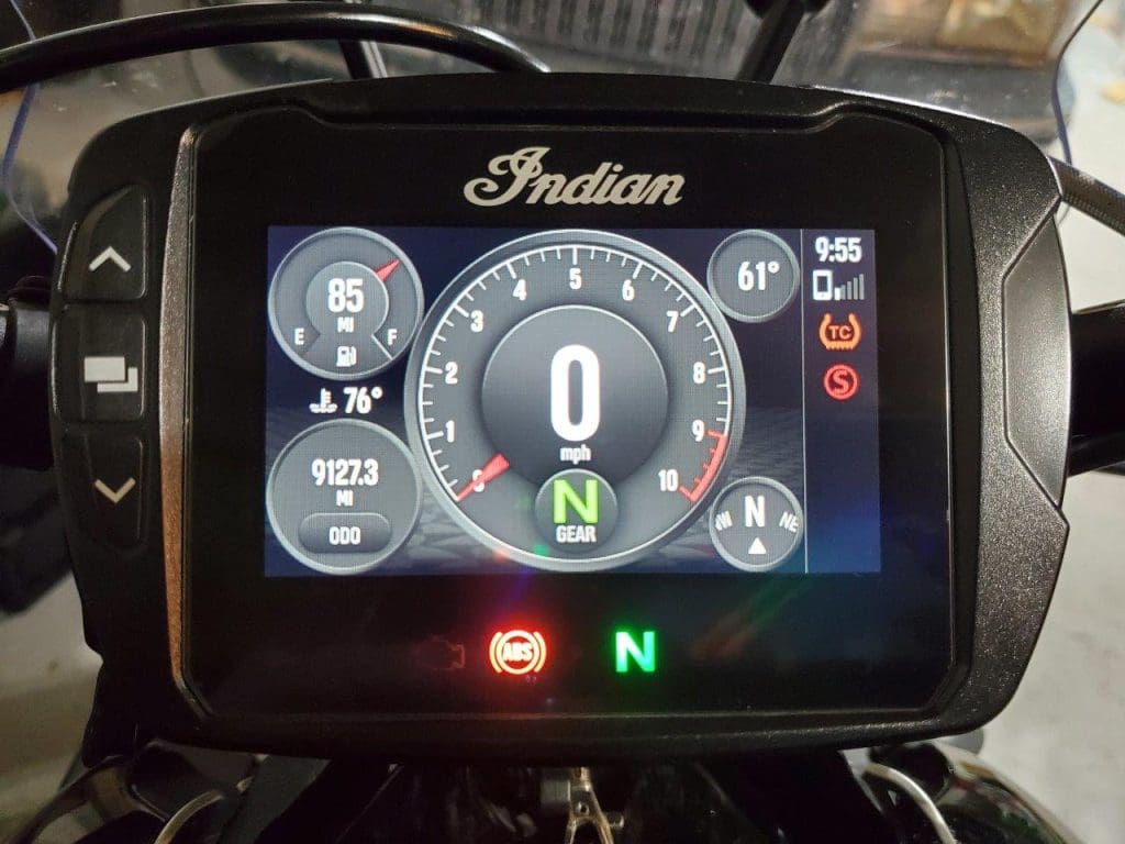 Indian FTR 1200 S 4.3 inch LCD Touchscreen in Classic view mode