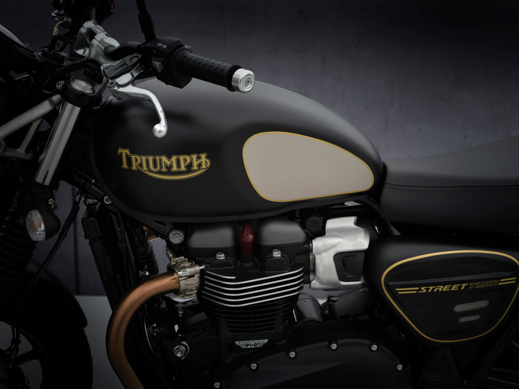 2021 Triumph Street Twin Gold Line