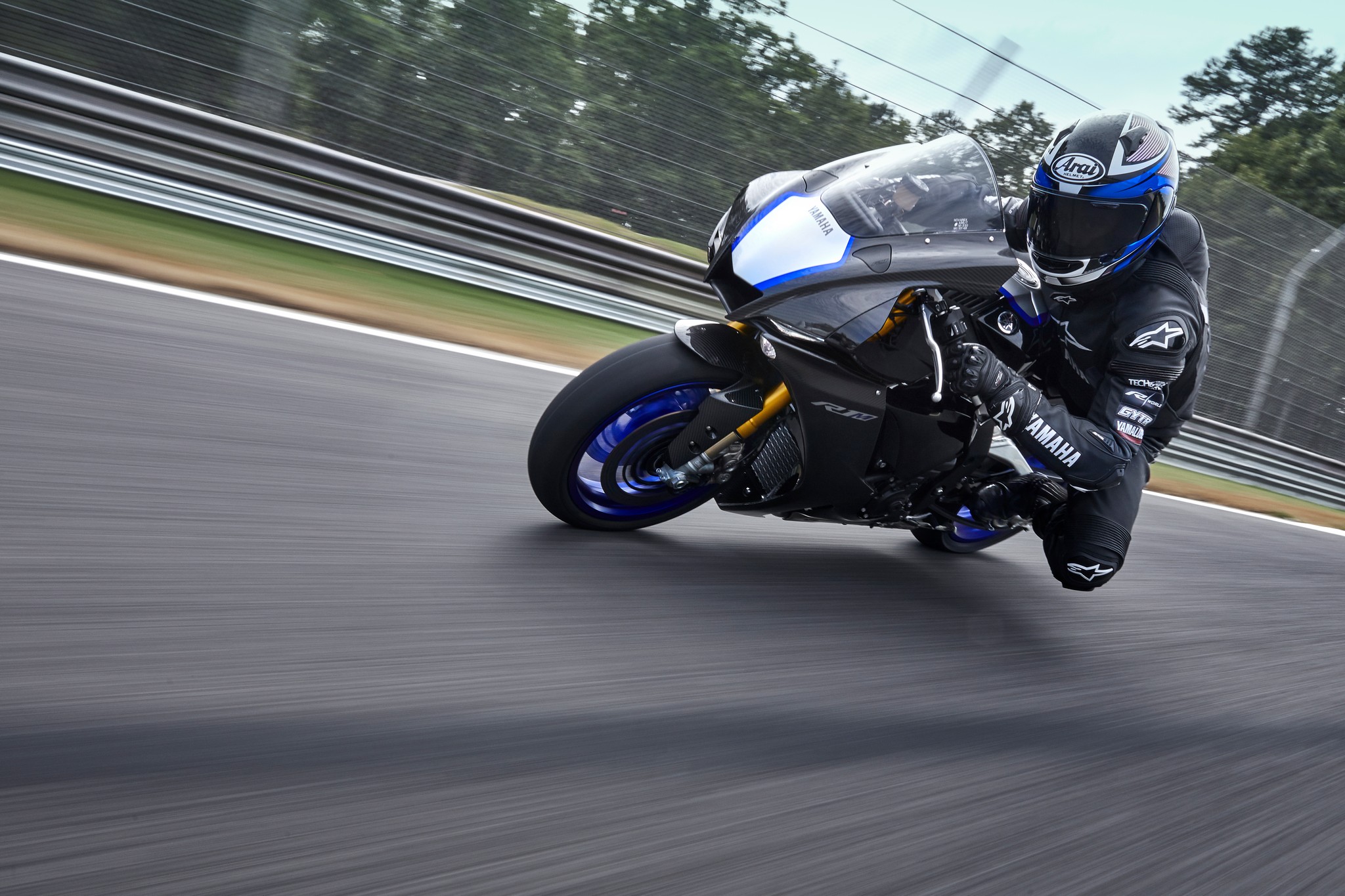 2021 r1m discount