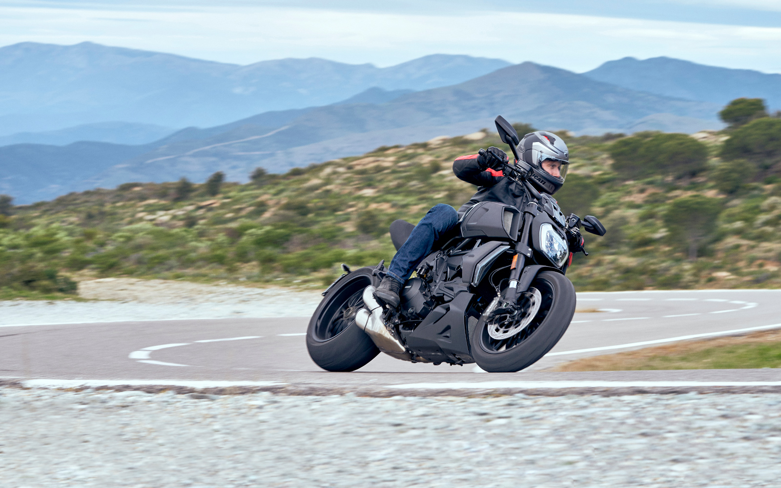 Read more about the article 2021 Ducati Diavel 1260 [Specs, Features, Photos]