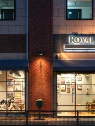 Royal-Enfield-Japan-Showroom