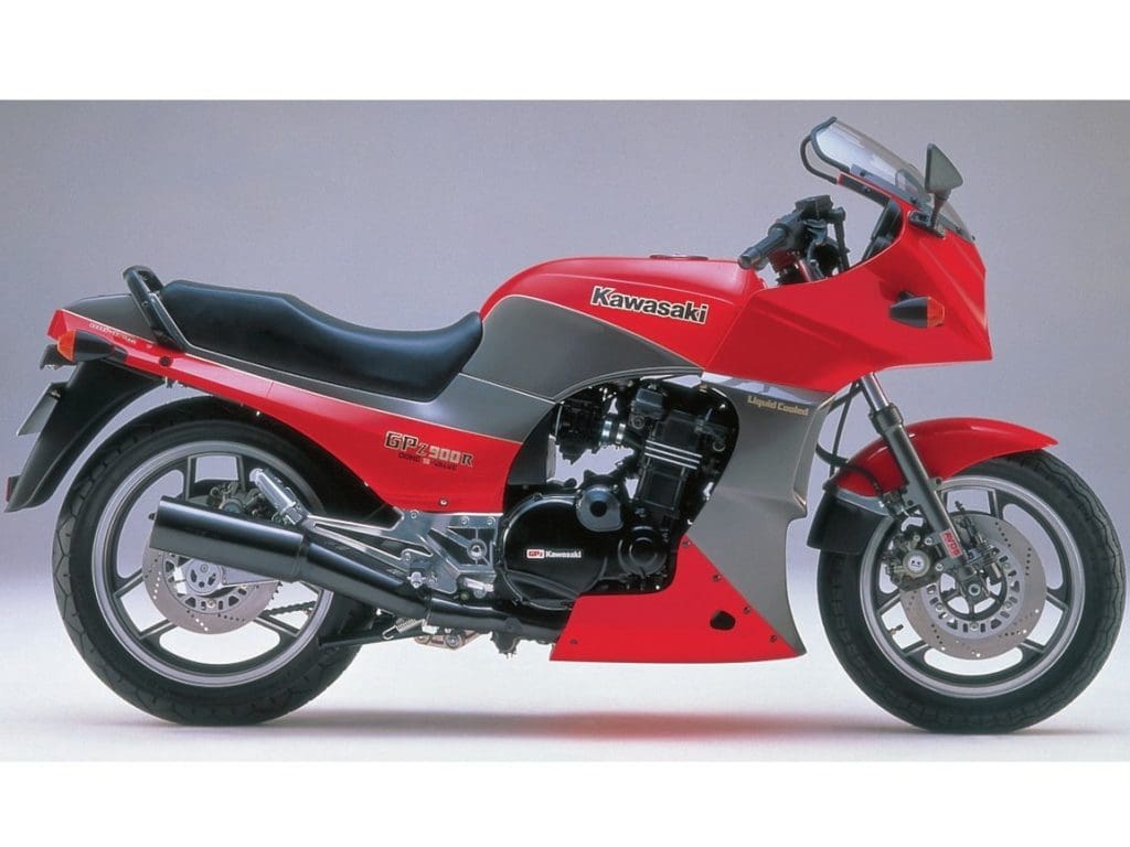 1984 Kawasaki GPZ900R Side View