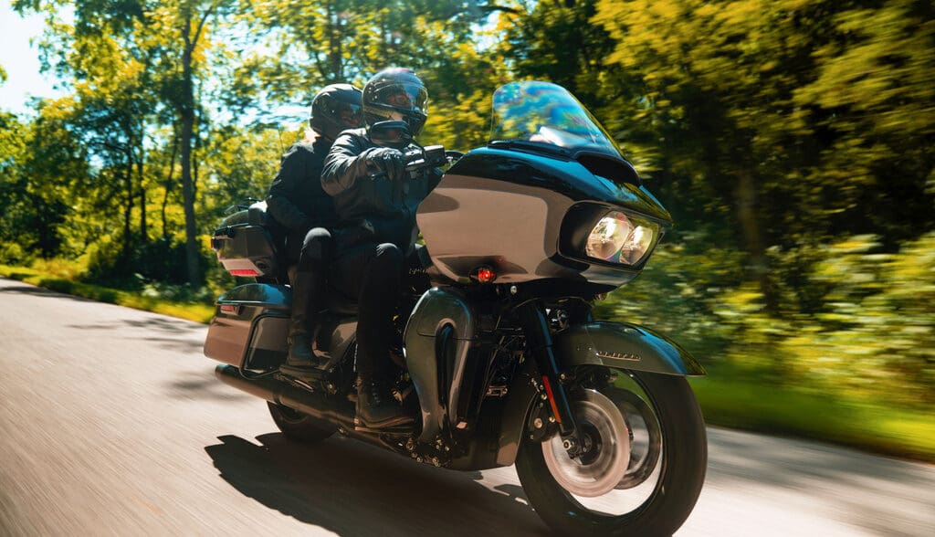 2021 snake venom road glide special
