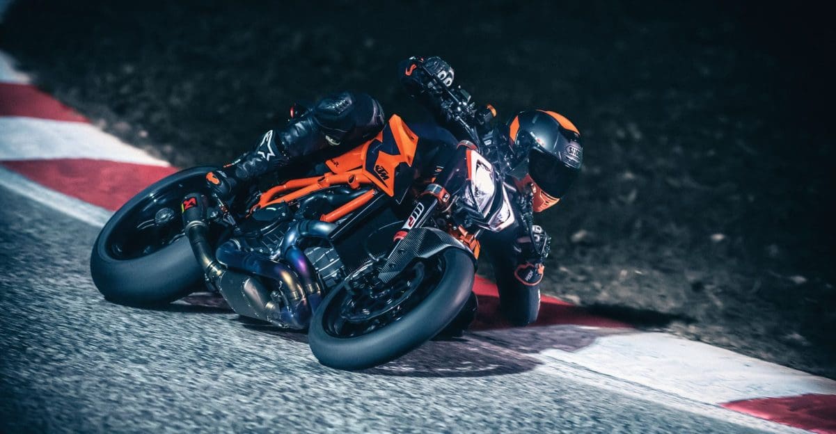 2021 KTM 1290 Super Duke R [Specs 