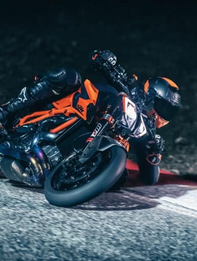 2021-KTM-1290-Super-Duke-R