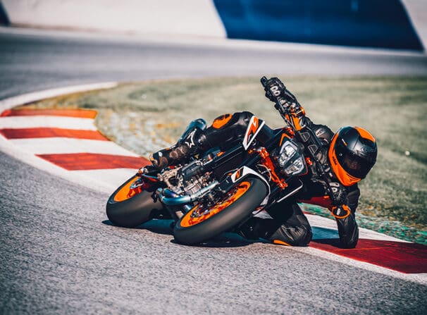 2021 KTM 890 Duke R