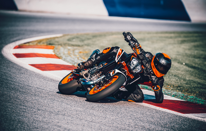 2021 KTM 890 Duke R