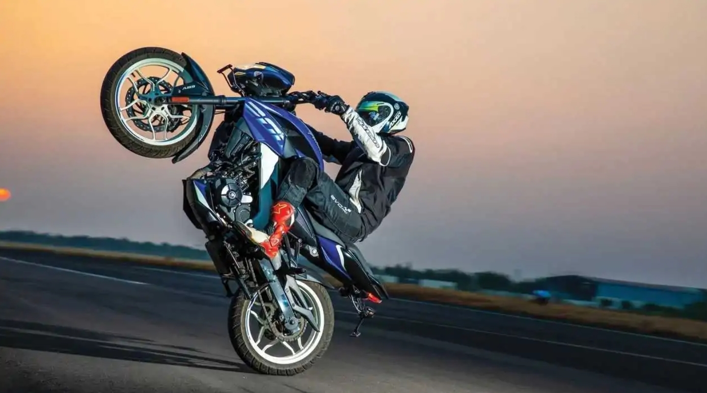 This ‘Fastest Quarter-Mile Wheelie’ Is An Official Record – The Bajaj Pulsar NS 200 Now Holds It