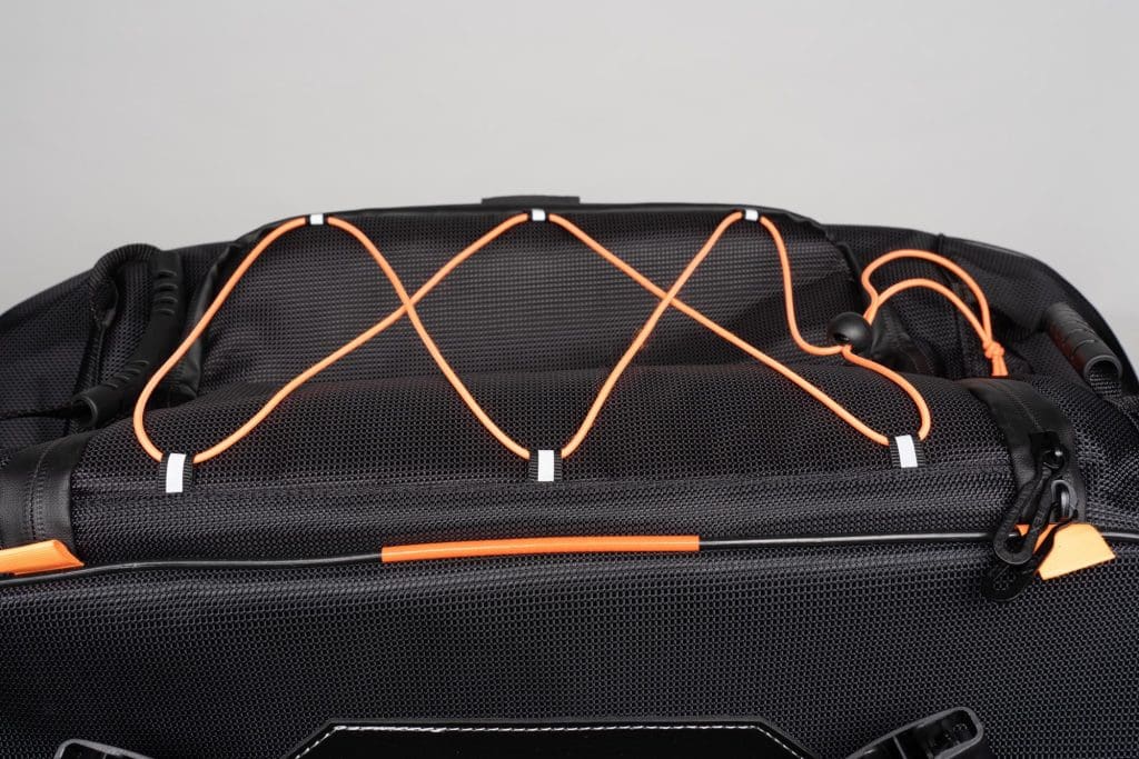 Shock cord on 70086 Sentor bag