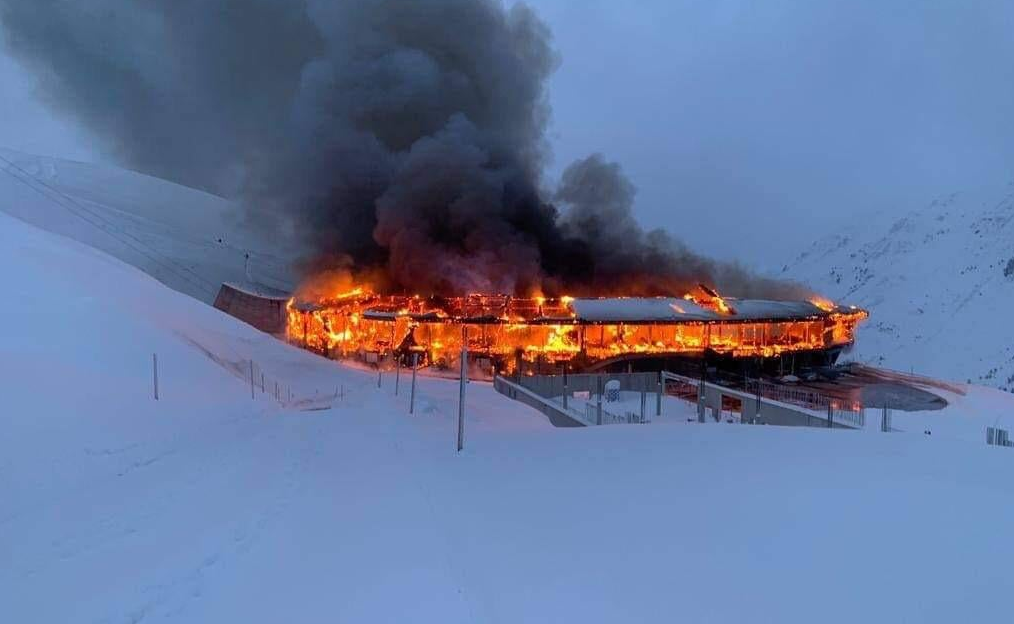 Top mountain museum fire