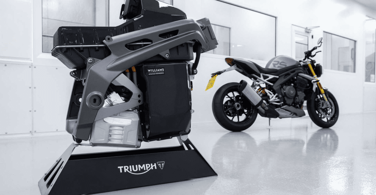 triumph-te-1-chassis-prototype-next-to-design-inspiration