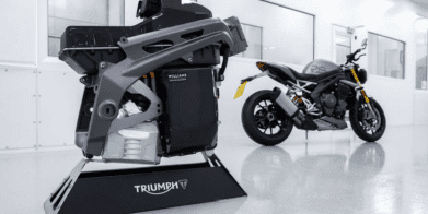 triumph-te-1-chassis-prototype-next-to-design-inspiration