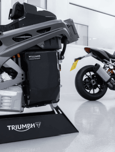 triumph-te-1-chassis-prototype-next-to-design-inspiration