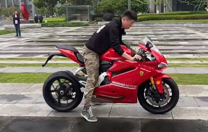 Moxiao-500RR-Panigale-clone-2-1.jpg