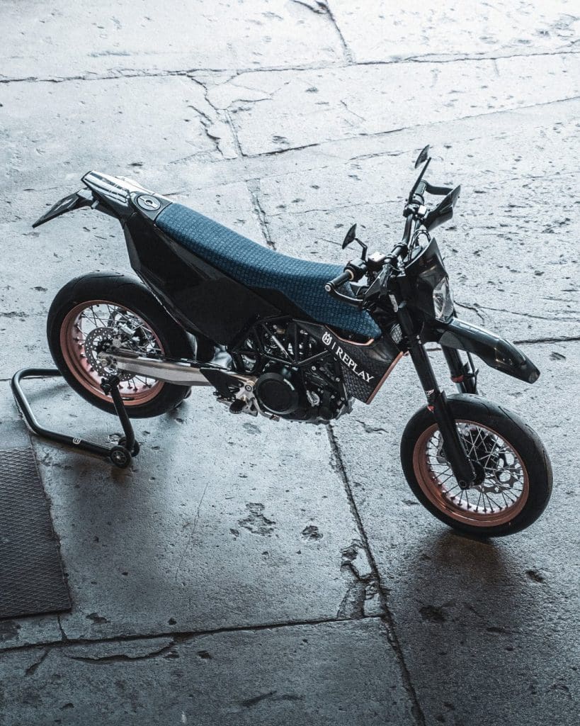 701 Supermoto REPLAY EDITION