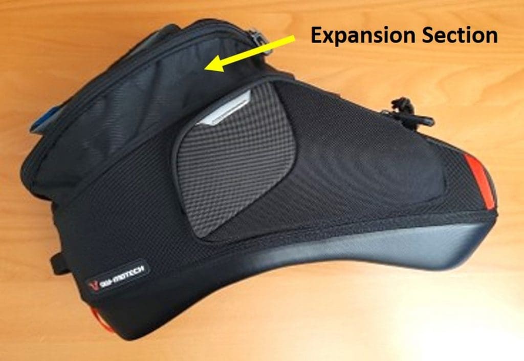 Expansion zipper on the SW Motech GS pro tank bag